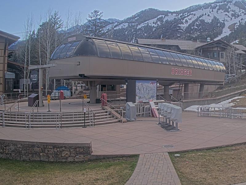Gondola Base
